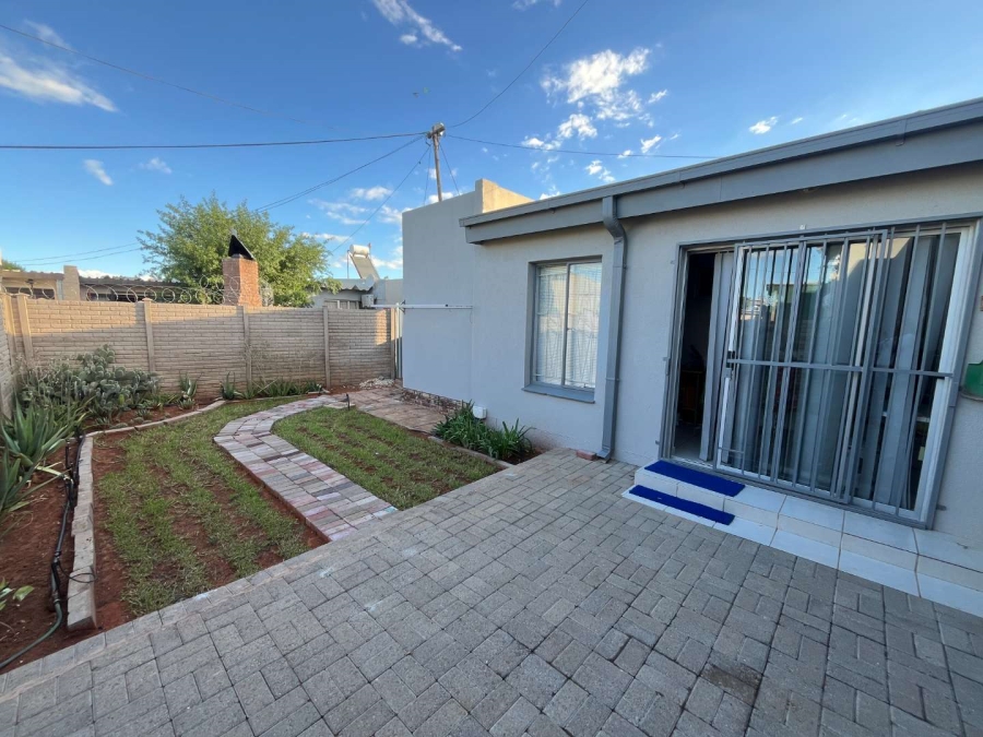 1 Bedroom Property for Sale in Keidebees Northern Cape
